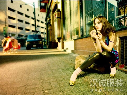 ʯʨ��װ��չ�ϱ����г�