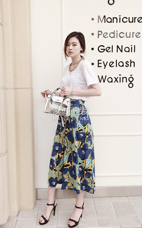 搭配半身印花长裙 搭配半身印花长裙