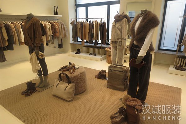 �����ڵ��ݳ�ƷBrunello Cucinelliȴ��������