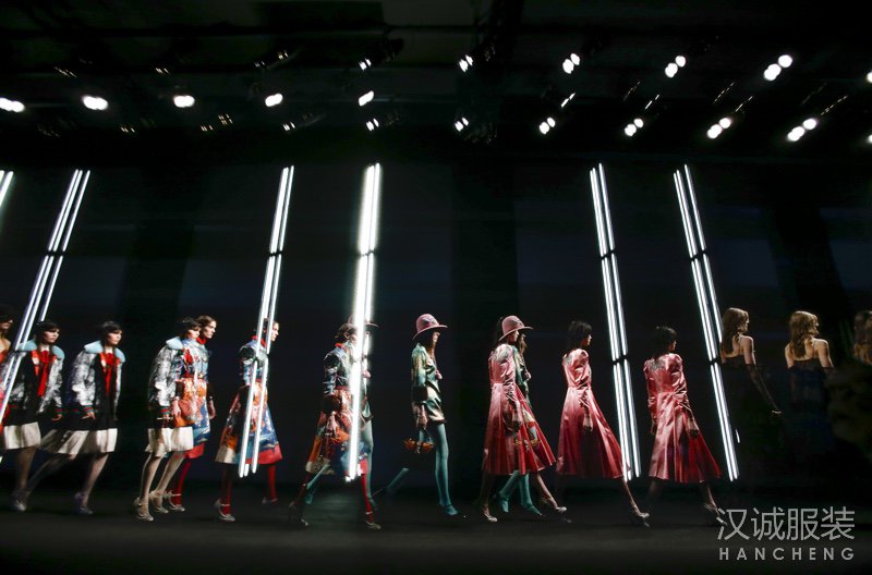 ��Gucci�� Dsquared2ҲҪ��Ůװ�����ϲ��ٰ�