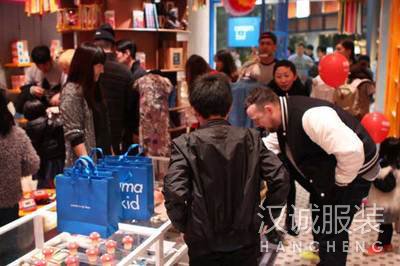 ��˹��������ô������,һ����ڷ����ж�ͯװ�г�